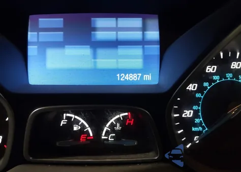 2014 Ford Focus Se z USA, uszkodzony, nr VIN 1FADP3F26EL371747